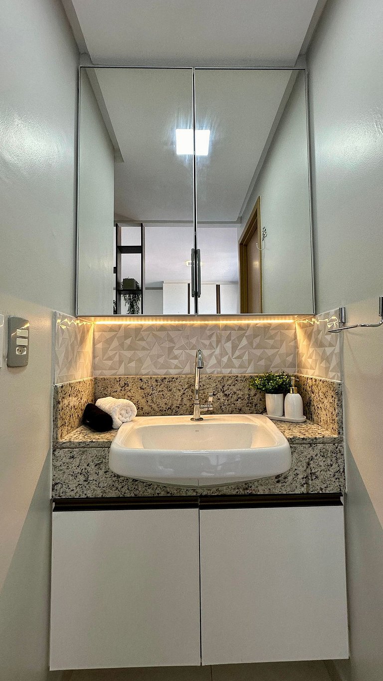 (1406) Studio Elegante com Vista Mar