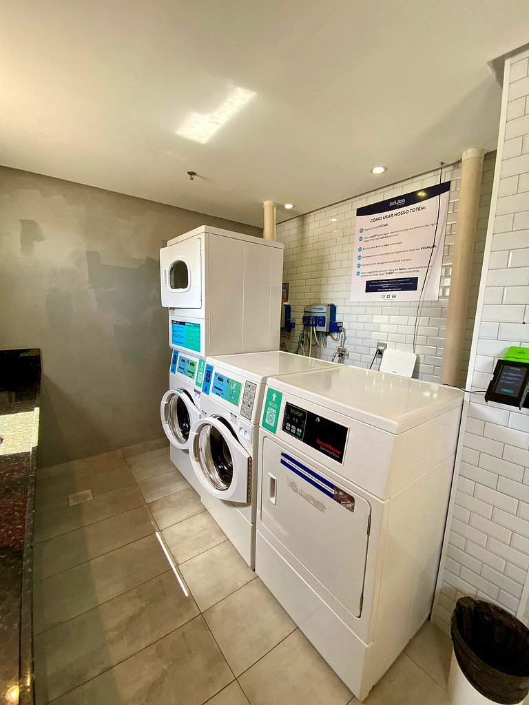 (1406) Studio Elegante com Vista Mar